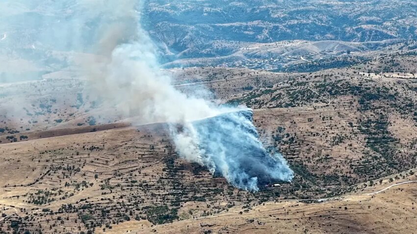 Afyonkarahisarda orman yangini ruzgarin etkisiyle buyuyen alevlere hava destegi istendi pU4celUS.jpg
