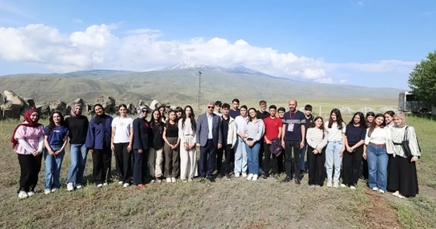 Agri dagi eteginde bilim kafe bulusmasi 8nOCX91H.webp