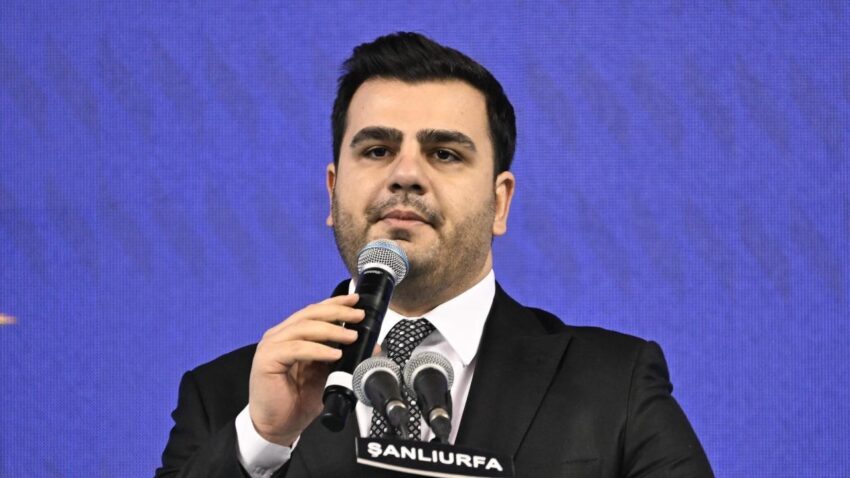 Ak partili inan haluk leventin siyasetci versiyonu ozgur ozel b9zHcYb9.jpg