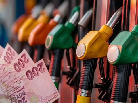 Akaryakitta zam yagmuru durmuyor benzin fiyatlarinda yeni artis yolda wi2qq1Y9.jpg