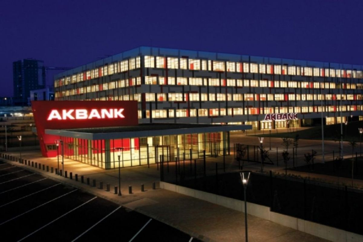 Akbank’tan yılın ilk yarısında ekonomiye 2,9 trilyon lira kredi desteği