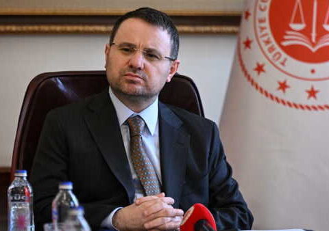Akin gurlekten ahbap aciklamasi deprem zamani 245 milyon dolar para toplandigi belirlendi vgyT1PSh.jpg