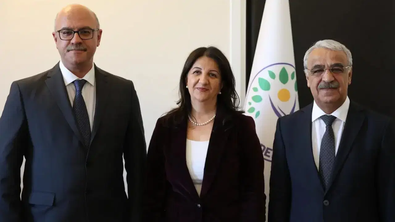 AKP ve Bahçeli ile görüşmelerin ardından İmralı Heyeti’nden ‘çerçeve yasa’ açıklaması: ‘En kısa zamanda…’