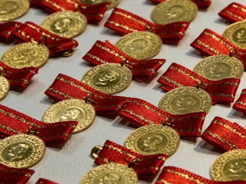 Altin fiyatlarinda geri cekilme suruyor SFheQIJD.jpg