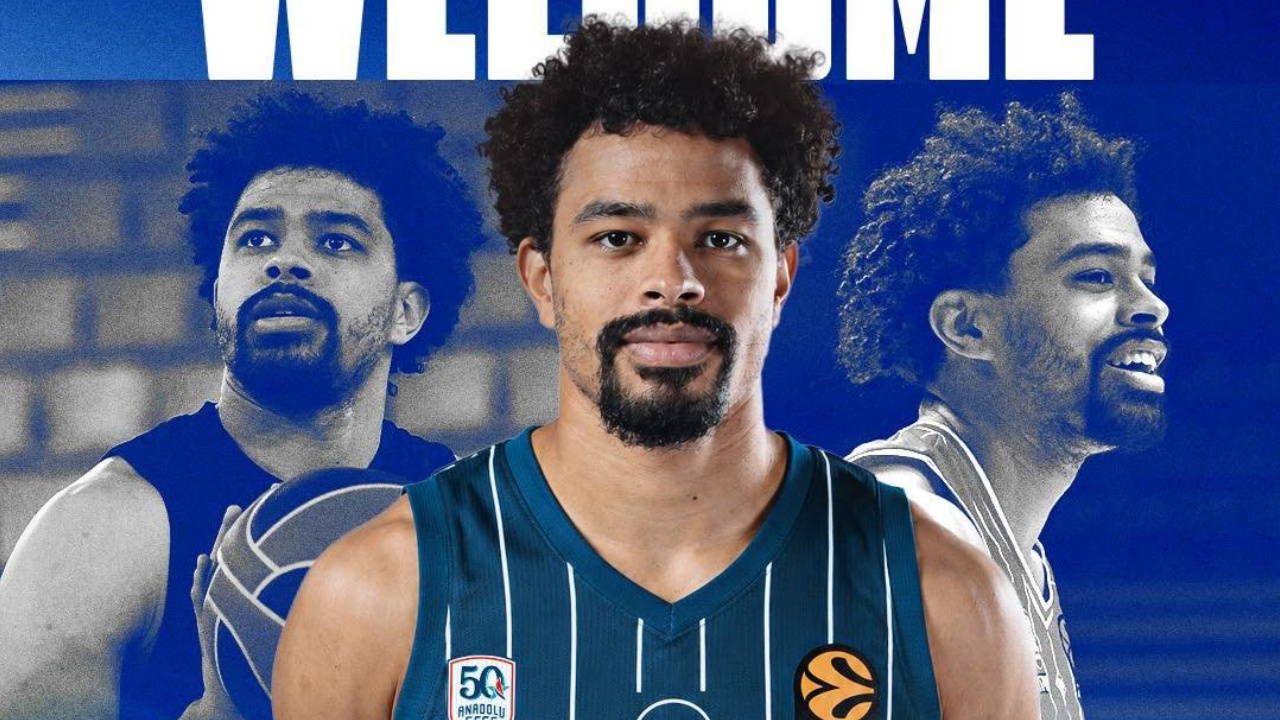 Anadolu efes collin malcolmu renklerine bagladi 1izFHZhJ.jpg