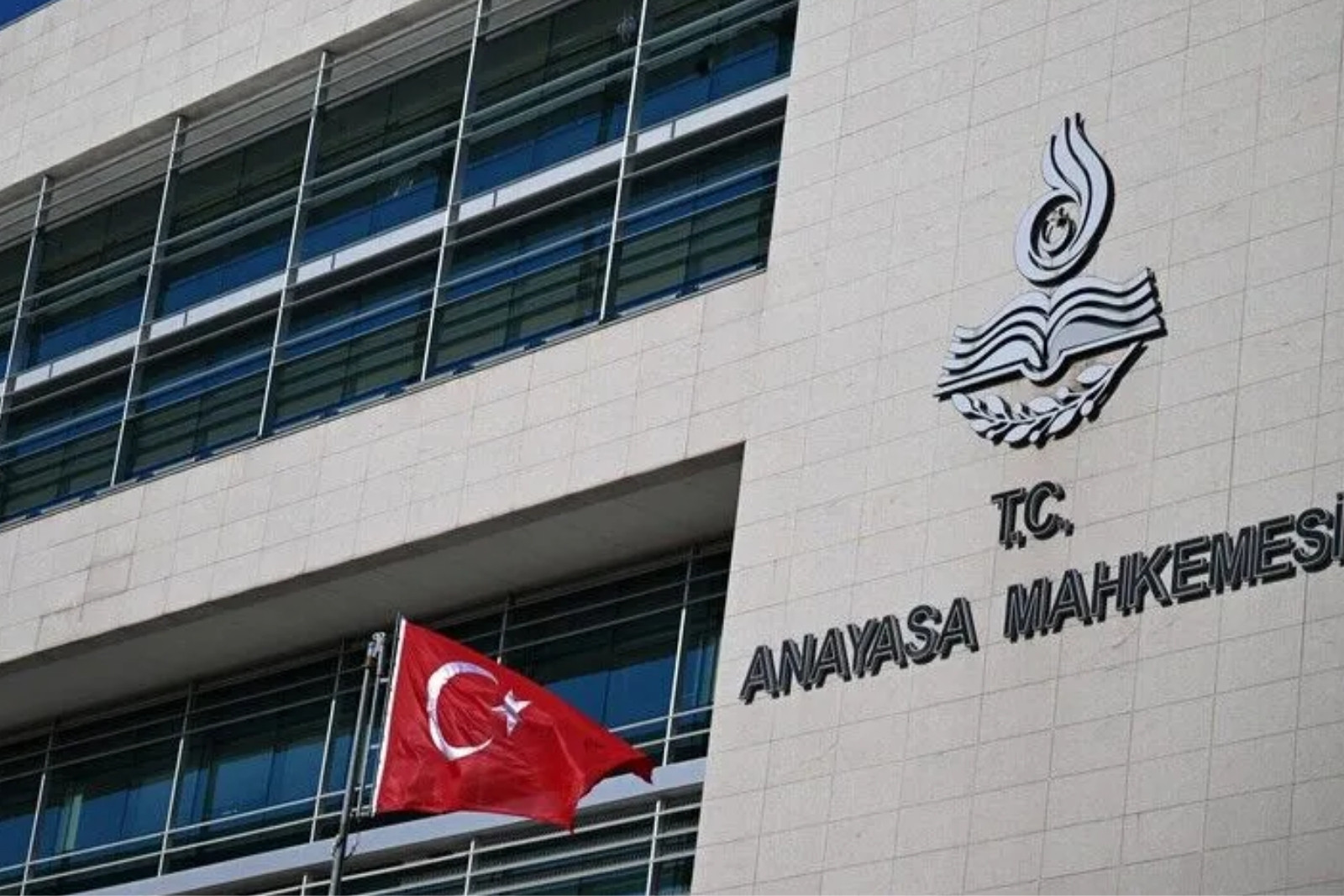 Anayasa Mahkemesi’nden noterlerin tatil gününe ilişkin kritik karar