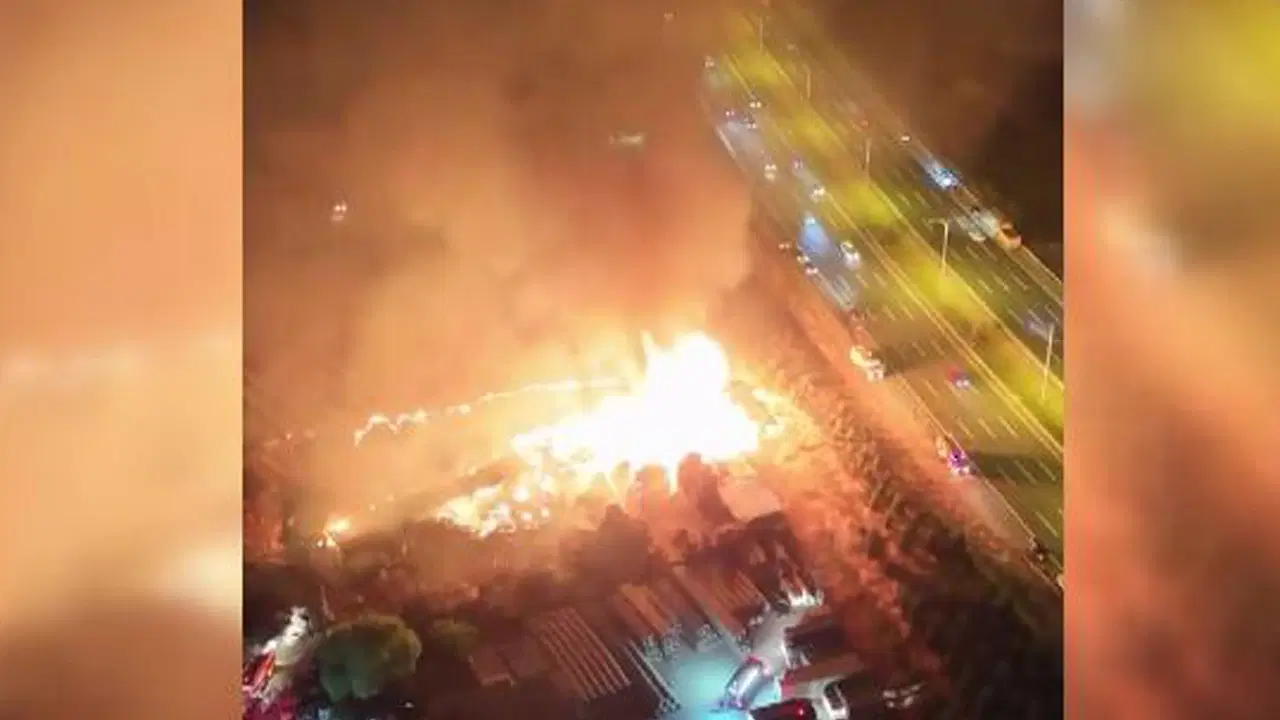 Ankara’da tahta paletlerin depolandığı alanda korkutan yangın!