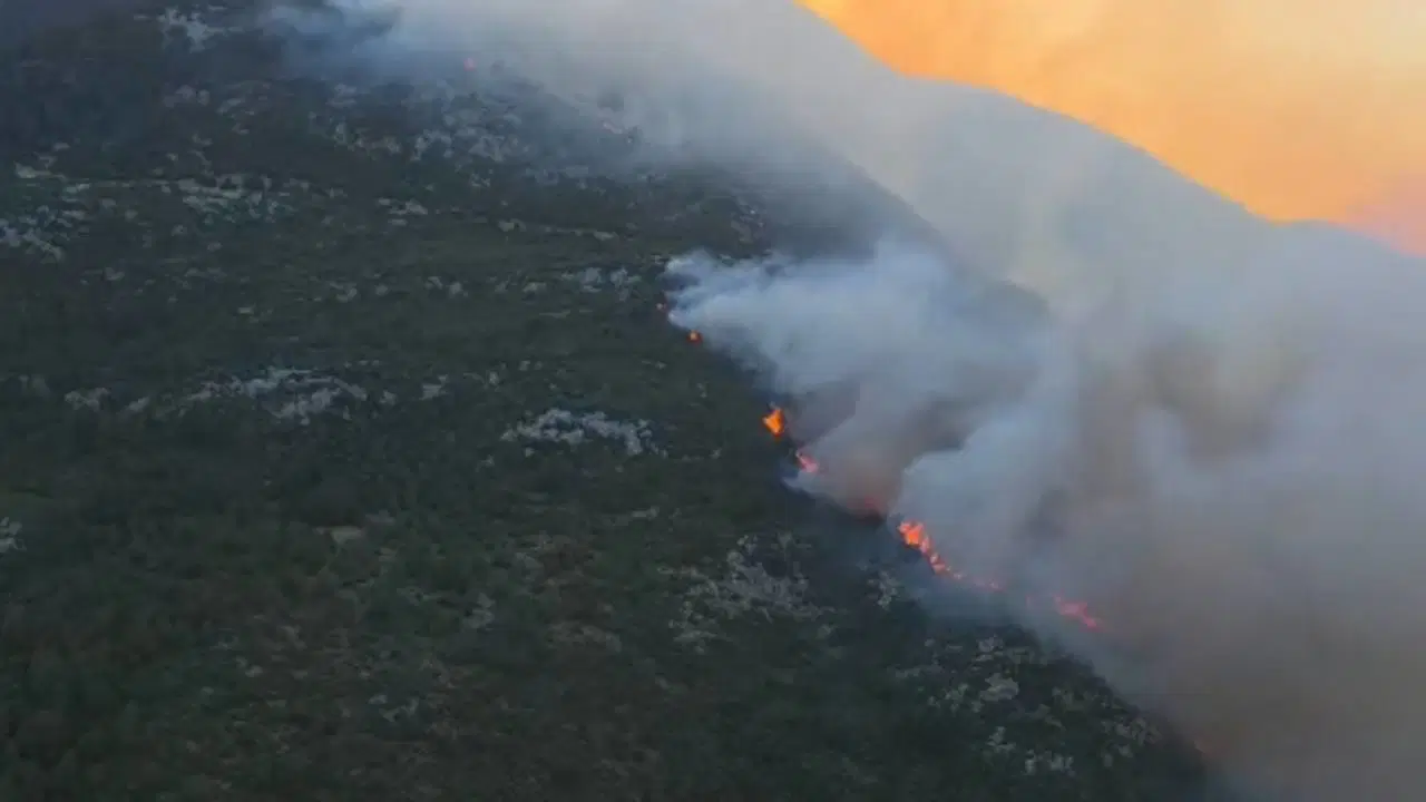 Antalya Kaş’ta orman yangını: Havadan ve karadan müdahale ediliyor