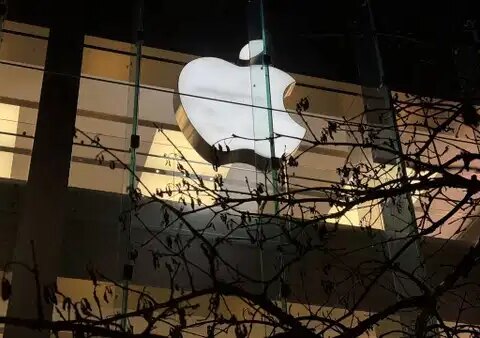 Apple ticari sirlarini caldigi iddiasiyla iki eski calisani ve openaia dava acti UOS6N29A.jpg