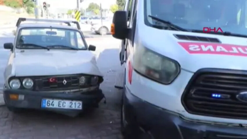 Askeri ambulans ve iki otomobil carpisti biri asker iki yarali ObIp69MK.jpg