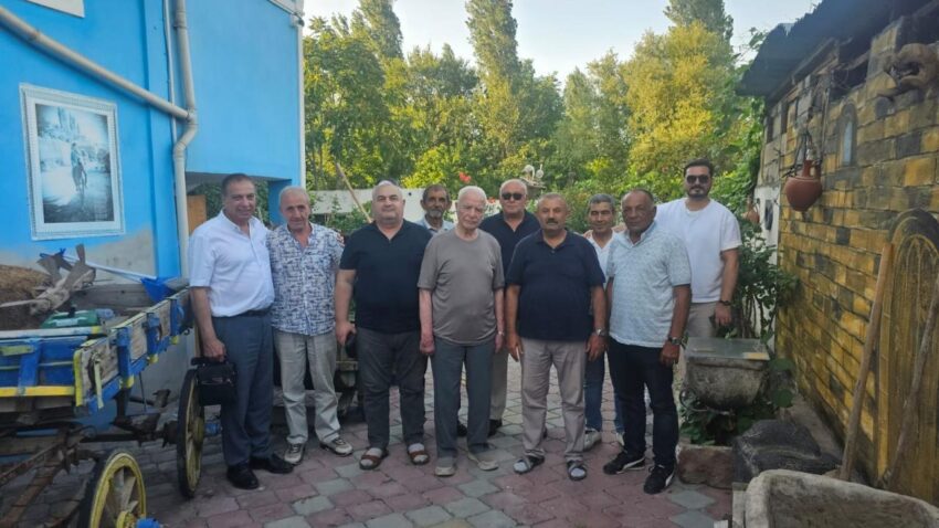 Avrupa ve turkiyeden karakoyunlu ata ocagina anlamli ziyaret F1P2Vl1L.jpg