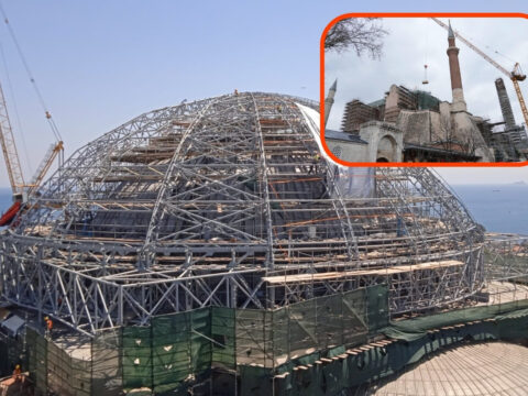Ayasofyanin ana kubbesi gecici celik cati ve koruyucu branda ile guvence altina alindi lKEF57PK.jpg