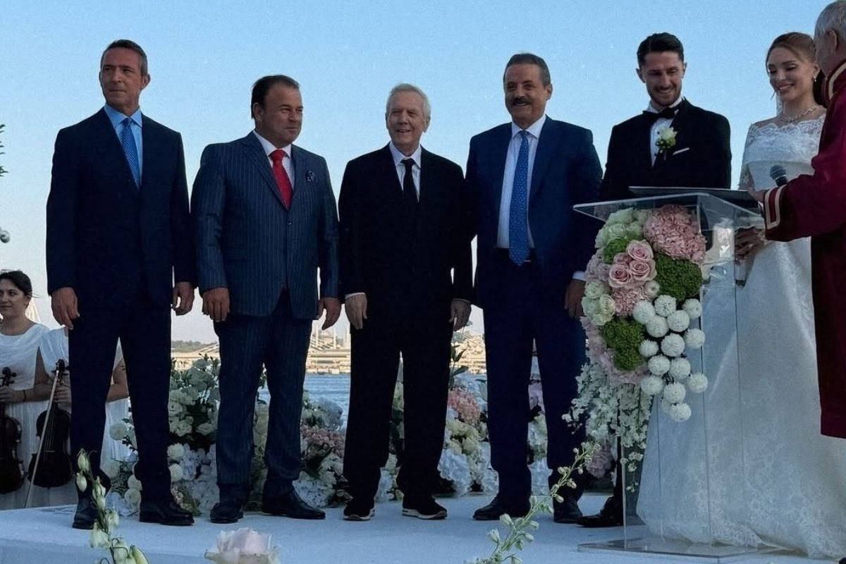 Aziz Yıldırım ve Ali Koç, Fenerbahçeli futbolcu İsmail Yüksek’in nikâh şahidi oldu