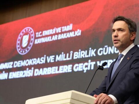 Bakan bayraktardan 15 temmuz mesaji o gece yuregin gucu celigin gucunu yendi BzyQaGBr.jpg