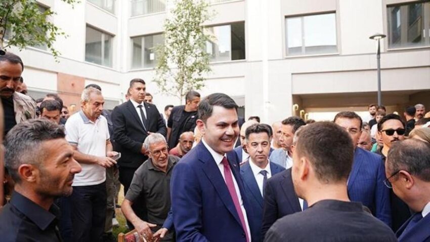 Bakan kurum malatyada depremzede aileye misafir oldu KSkupjZH.jpg
