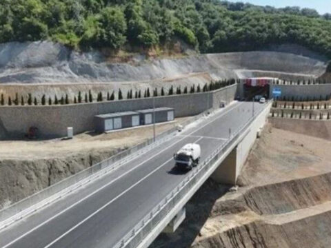 Bakan uraloglu 60 dakikalik yol yarim saate dustu k2WXMZKk.jpg