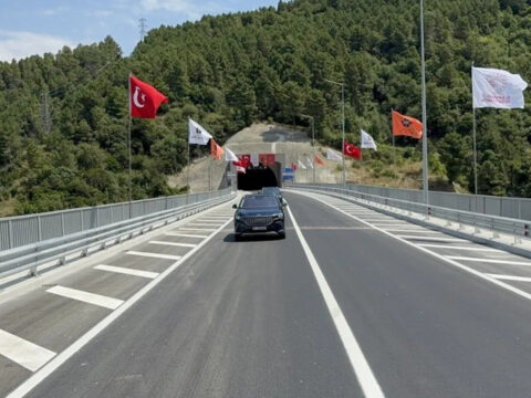 Bakan uraloglu duyurdu 1 saatlik yol 30 dakikaya dusecek tGAI9FLt.jpg