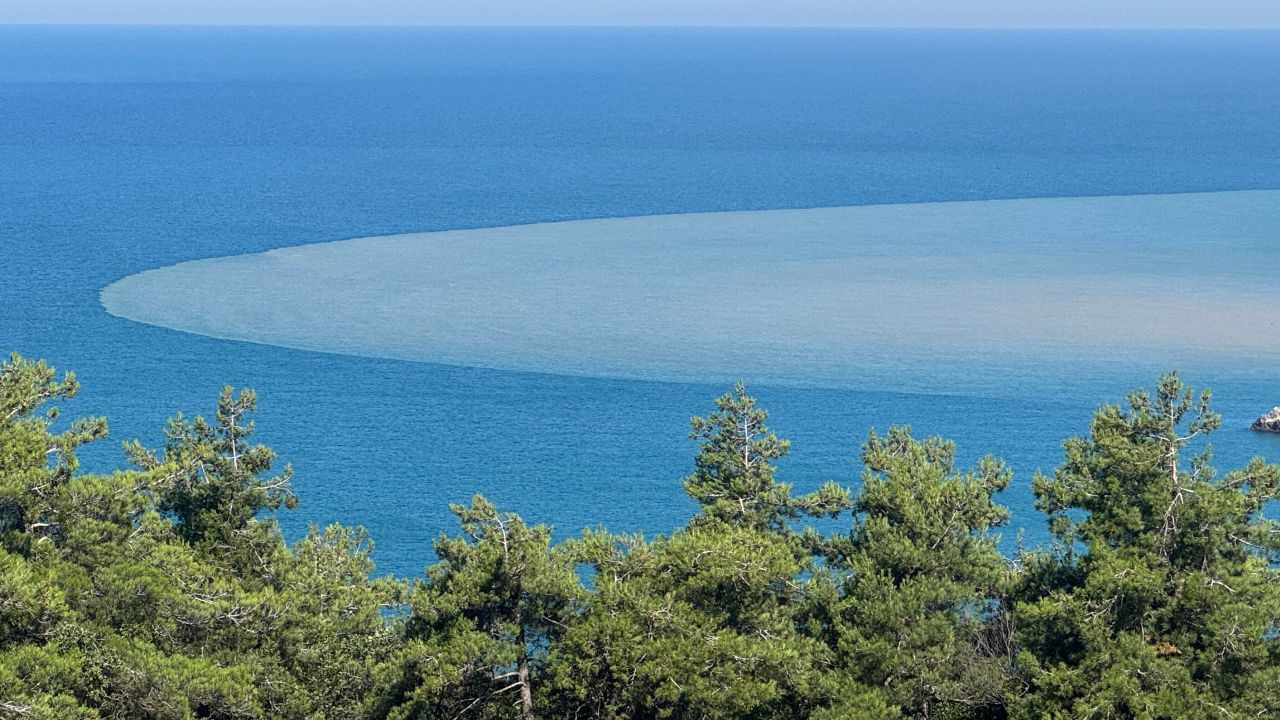 Bartın’da denizin rengi değişti