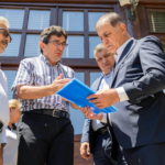 Baskan tugay tirede vatandaslar ureticiler ve esnafla bulustu mLngQ9Cg.webp