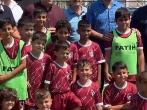 Baskan turan duyurdu istanbula uefa ve fifa standartlarinda yeni stat qmS5aK49.jpg