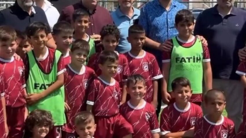 Baskan turan duyurdu istanbula uefa ve fifa standartlarinda yeni stat qmS5aK49.jpg