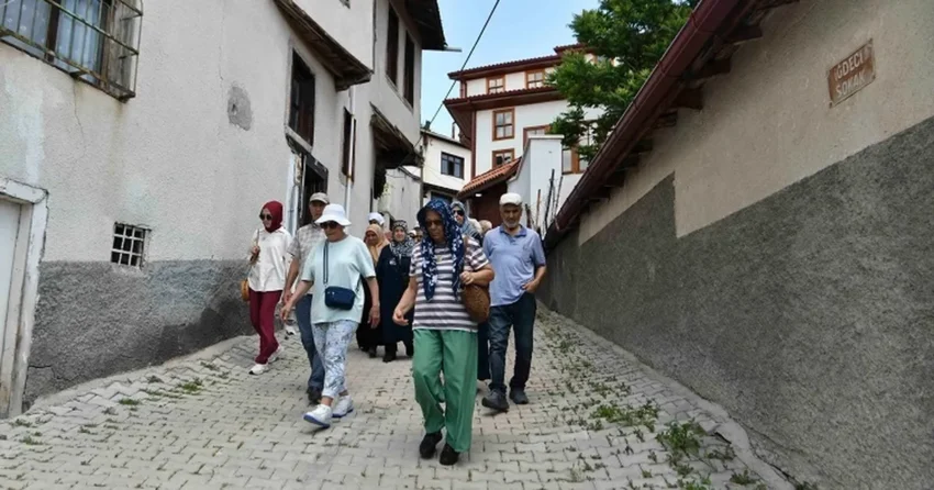 Baskentliler ankarayi ucretsiz kent gezileriyle kesfediyor 8Fyxm2Iq.webp