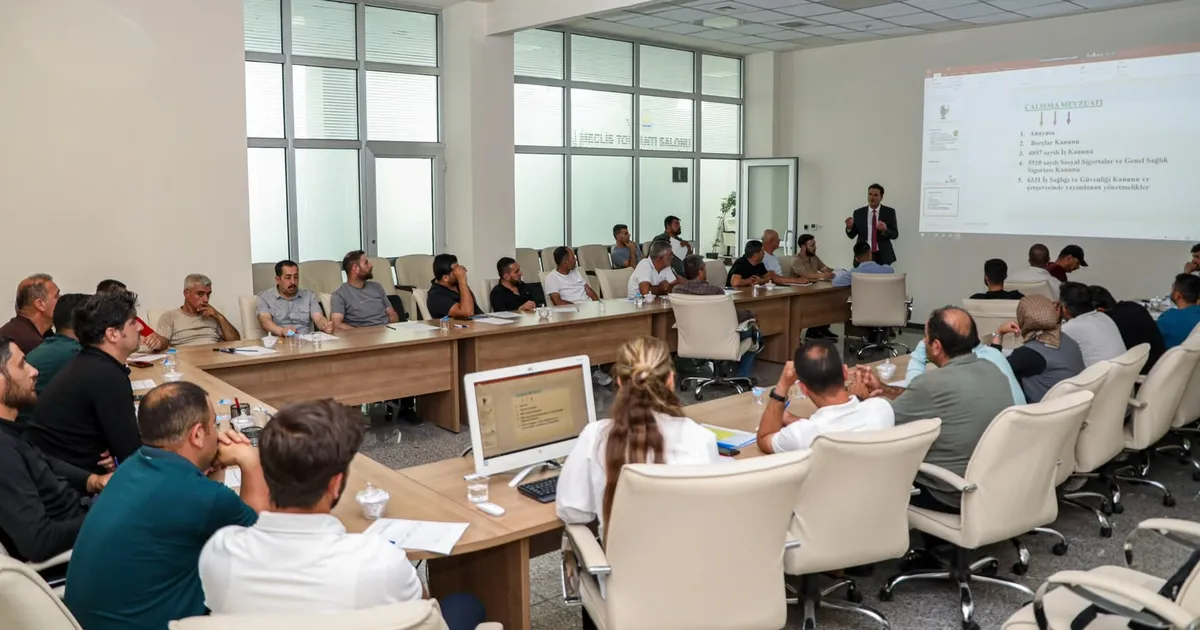 Belediye çalışanlarına iş güvenliği eğitimi
