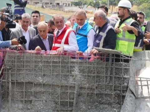 Beylikduzunde gurpinar yagmur suyu tuneli icin temel 1KZxmOpi.webp