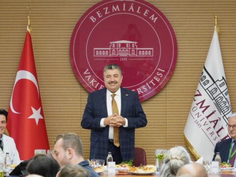 Bezmi lem vakif universitesi medya bulusmasi gerceklesti KMKnJFUc.jpg