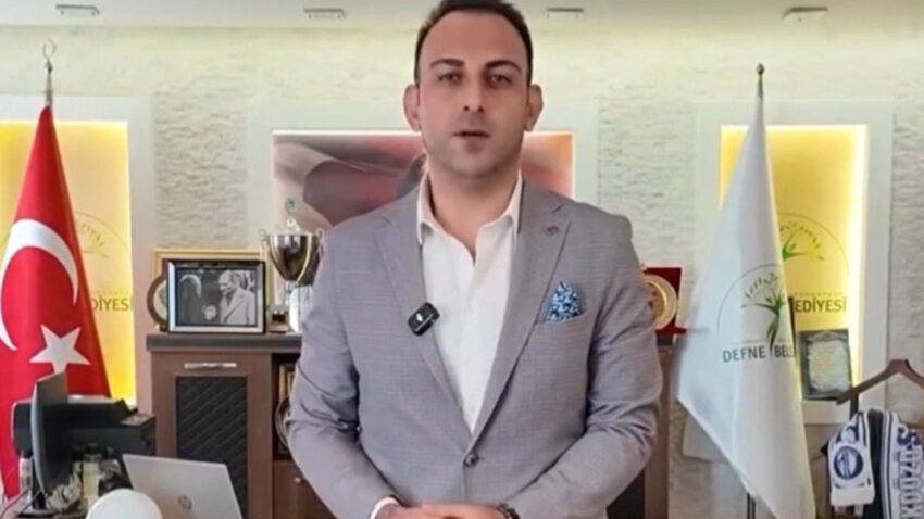 Bir belediye baskani daha yeni partiye gecti VpcubVgJ.jpg