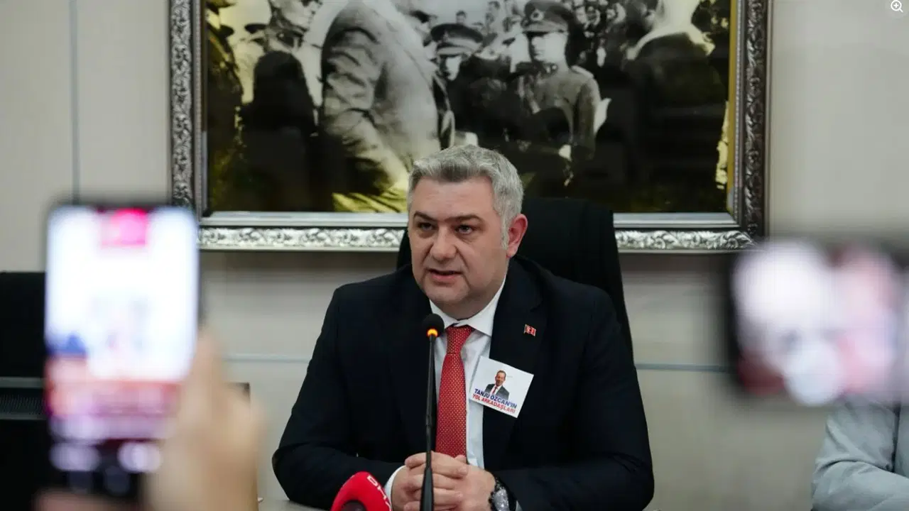 Bolu Belediye Başkan Vekili ve meclis üyeleri CHP’den istifa etti