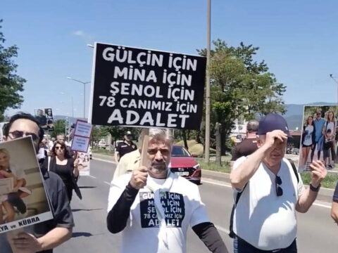 Boludan ankaraya 78 can icin adalet yuruyusu bakanlik yetkilileri yargilanmali onlarin yanina birakmayacagiz CVecACdk.jpg