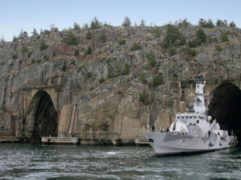 Bu tunele giren gemiler bir bir kayboluyor yapimi 19 yil surdu 15 milyon ton rEHYVY4i.jpg