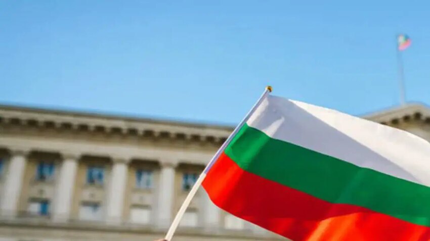 Bulgaristan cumhurbaskanligi binasi bomba ihbari uzerine tahliye edildi GII9OKLw.jpg