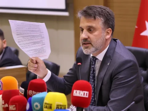Bursa buyuksehirde isten cikarmalarla ilgili kim hakli DZJy5MSc.webp