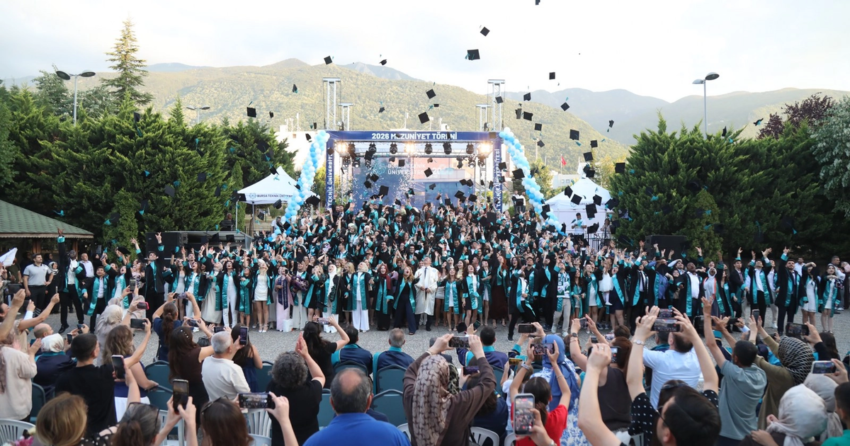 Bursa teknik universitesinde gurur gunu c4atjYLY.webp