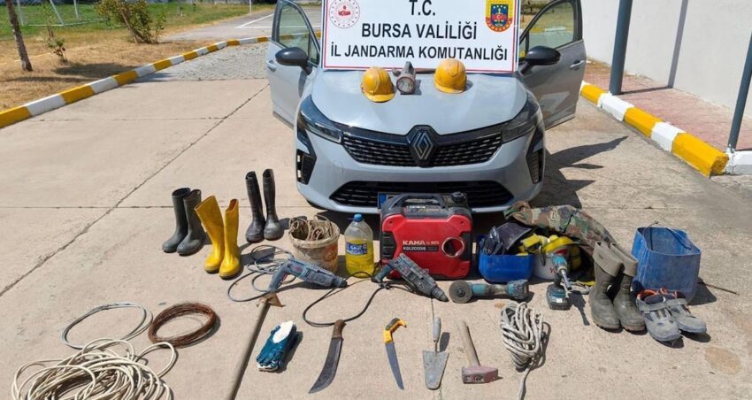 Bursada 35 metrelik tunelde kacak kazi yapan 5 supheli yakalandi pnMPOPZb.jpg
