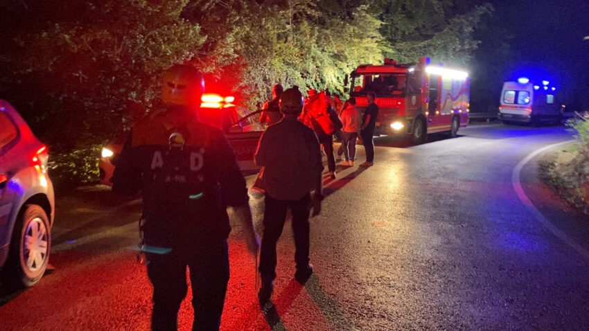 Bursada gece yarisi alarmi ucurum kenarinda gizemli kaza NcFpGec1.jpg