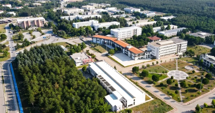 Buu turkiyenin en iyi 18 universitesi arasinda yer aldi 41ztJaz6.webp