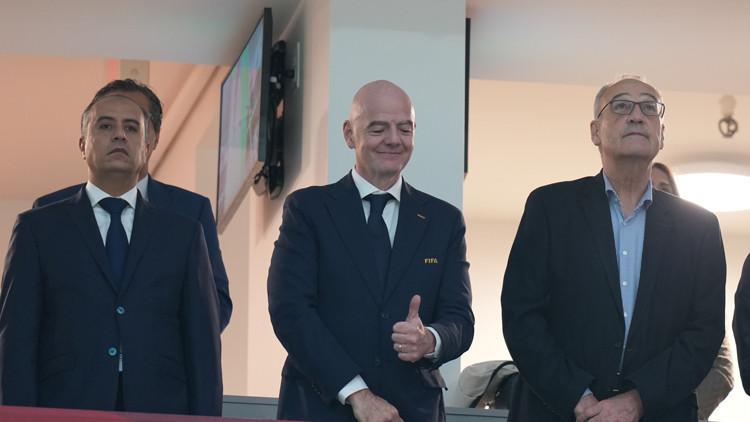 Canlar infantino icin caliyor IV5Brzvn.jpg