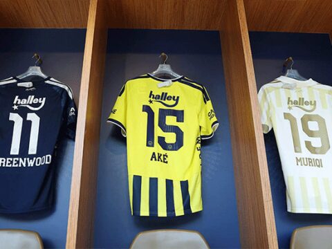Canli fenerbahcede imza toreni gunu yeni transferler imzayi atiyor F7fHsbcJ.jpg