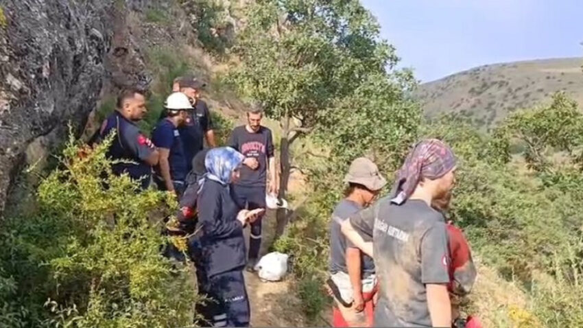 Cansiz bedeni 4 gundur cikarilamiyor girisler yasaklandi jandarma nobette K7GIQdCf.jpg