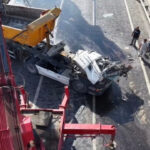 Cekmekoyde hafriyat kamyonu takla atti surucu agir yaralandi I819ZiOt.jpg