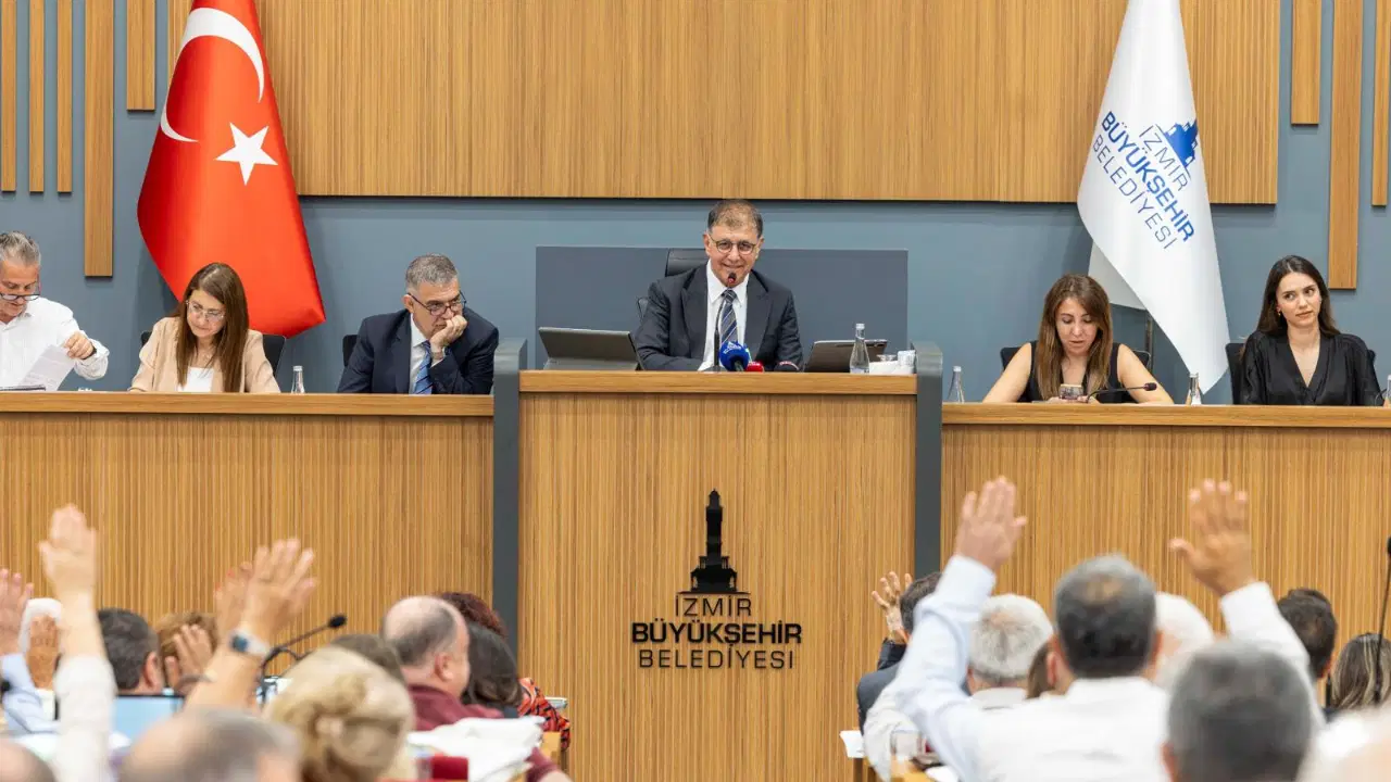 Cemil Tugay: İzmir’in sorunlarını birer birer çözelim diye yola çıktık