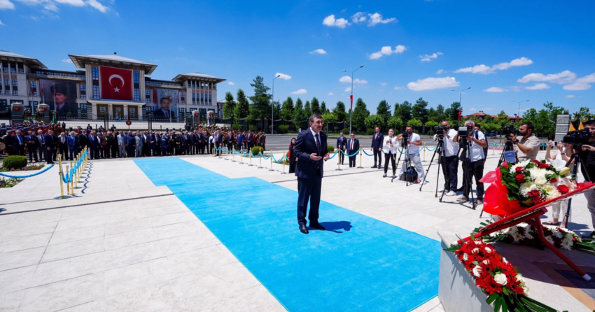 Cevdet yilmazdan 15 temmuz demokrasi ve milli birlik anitina ziyaret 2rGEAAOT.webp