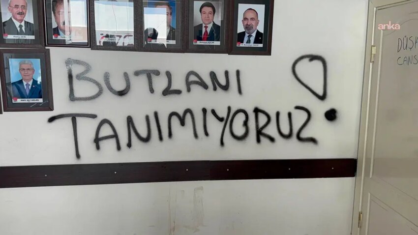 Chp aksaray il baskanligina atamaya tepki gosteren partililer nobet baslatti 6npYWG9y.jpg