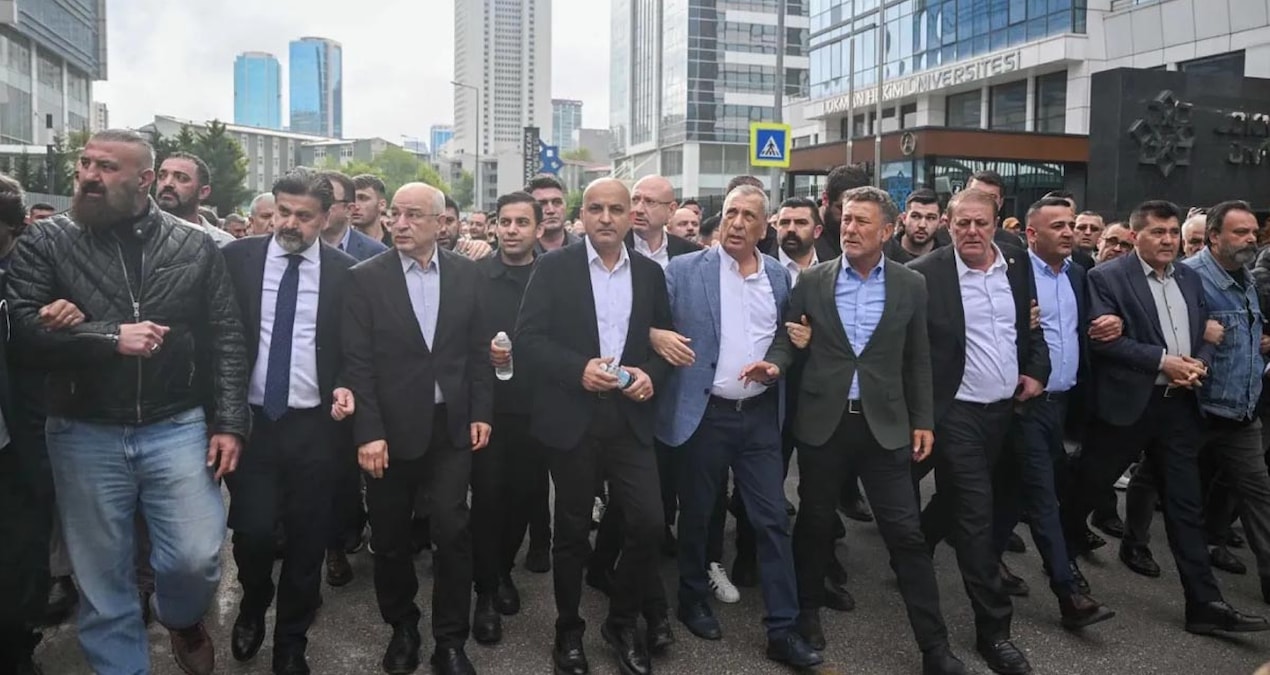 CHP Genel Merkezi’ne de pavyon fedaisi götürülmüş