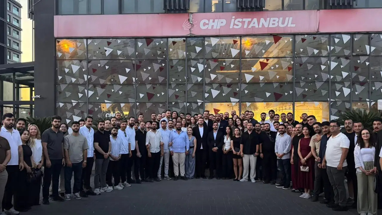 CHP İstanbul Gençlik Kollarının tamamı YENİ Parti’ye geçti