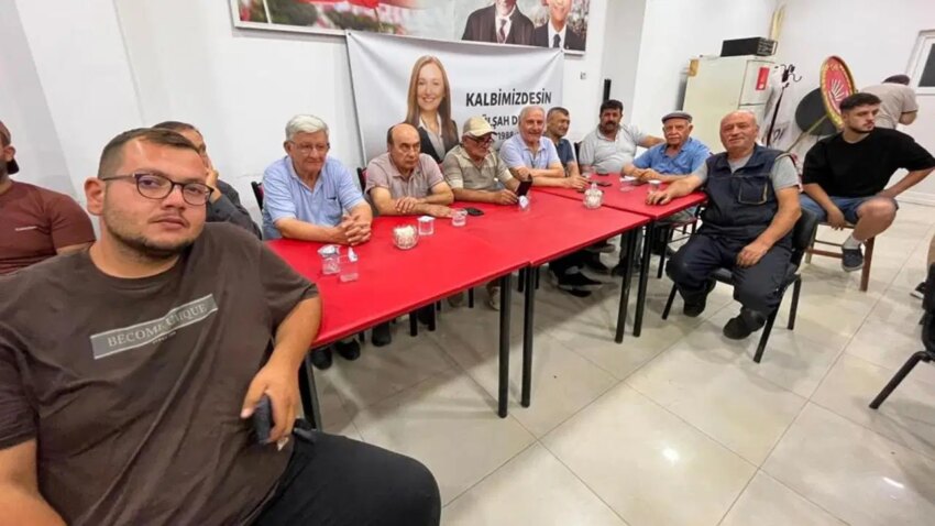 Chp selendi ilce teskilatindan 150 kisi istifa etti genel baskanimiz ozgur ozelin yanindayiz metAgHrX.jpg