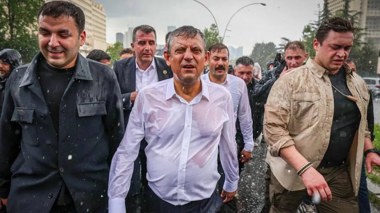 CHP’de kritik hafta: Özgür Özel’in ‘yeni parti’ takvimi netleşti